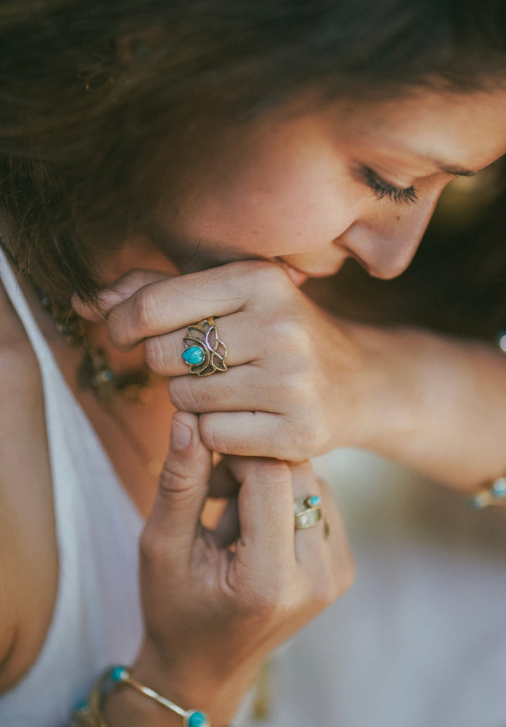 Lotus adjustable ring