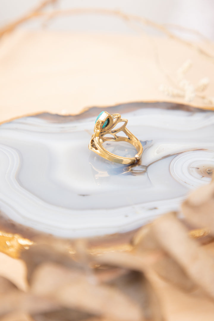 Lotus adjustable ring